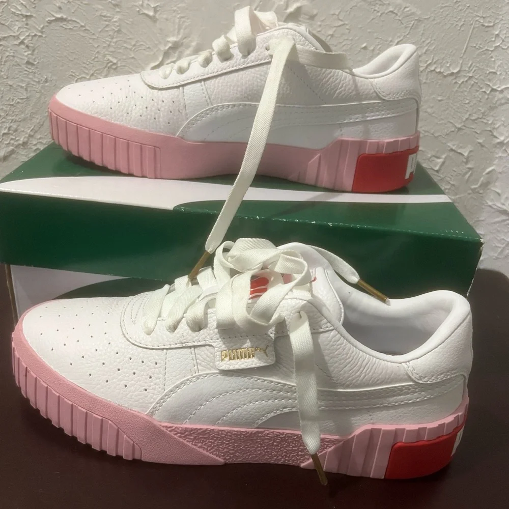 Women’s Puma - Picture 1 of 10